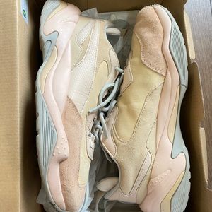 Puma thunder dessert beige size 7.5 women